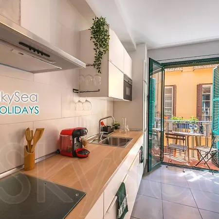 Skysea Holidays City Center Suites Malaga Exterior photo