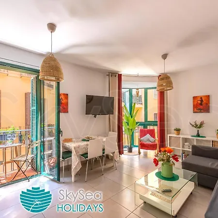 Skysea Holidays City Center Suites Malaga Exterior photo