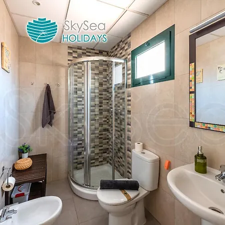Skysea Holidays City Center Suites Malaga Exterior photo