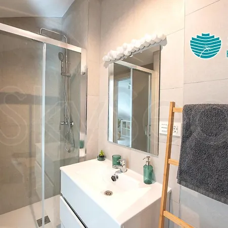 Skysea Holidays City Center Suites Malaga Exterior photo