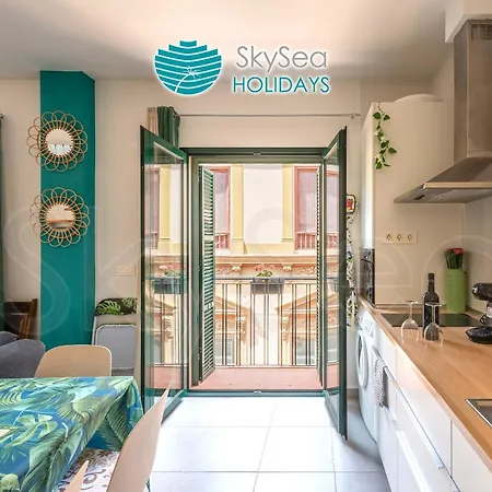 Skysea Holidays City Center Suites Malaga Exterior photo