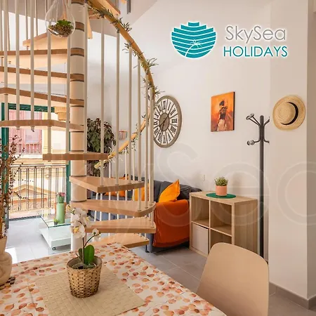 Skysea Holidays City Center Suites Malaga Exterior photo