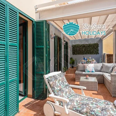 Skysea Holidays City Center Suites Malaga Exterior photo