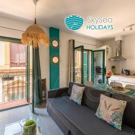 Skysea Holidays City Center Suites Malaga Exterior photo