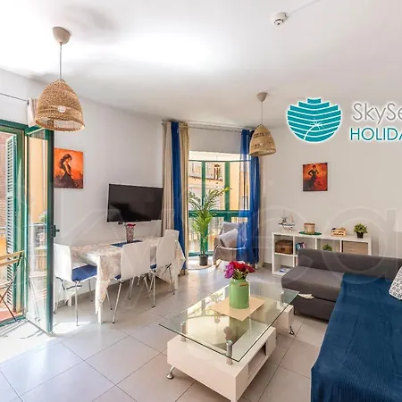 Skysea Holidays City Center Suites Malaga Exterior photo